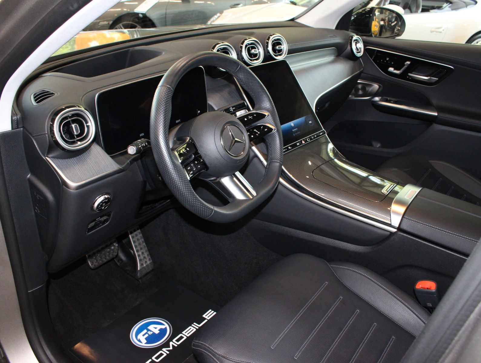 Fahrzeugabbildung Mercedes-Benz GLC 200 4Matic AMG Line*Pano*Burmester*Ambiente
