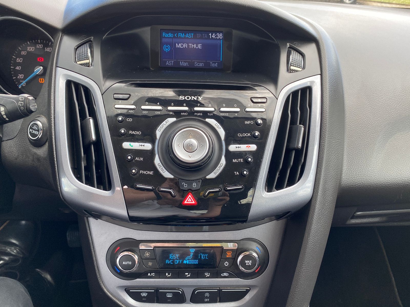 Fahrzeugabbildung Ford Focus 1,6 EcoBoost 134kW Klimaaut.