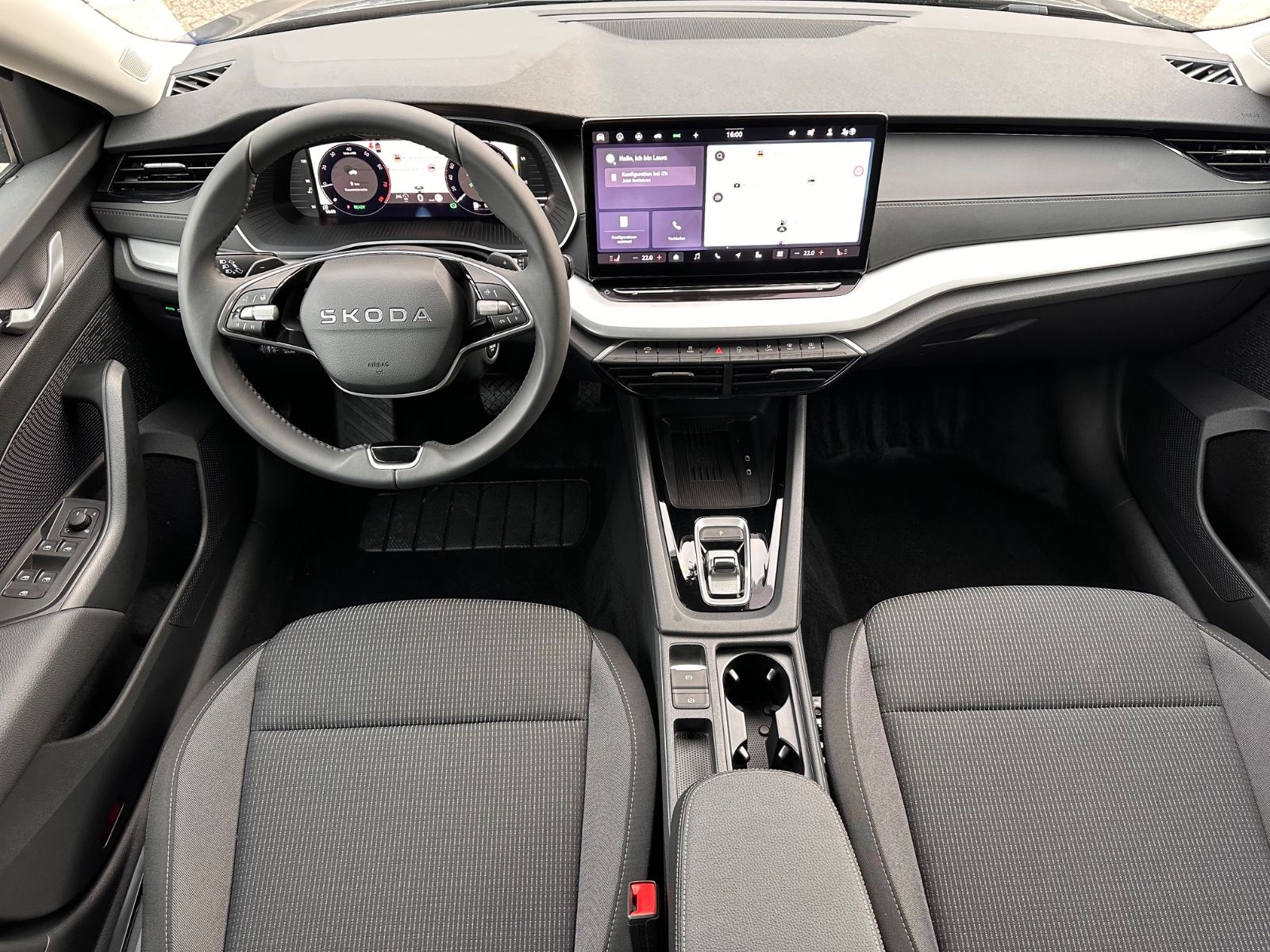 Fahrzeugabbildung SKODA Octavia Combi 1.5 TSI Selection AHK/Navi/LED/ACC