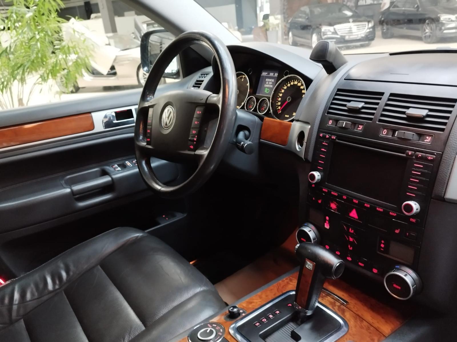 Volkswagen Touareg 2005 — photo 22