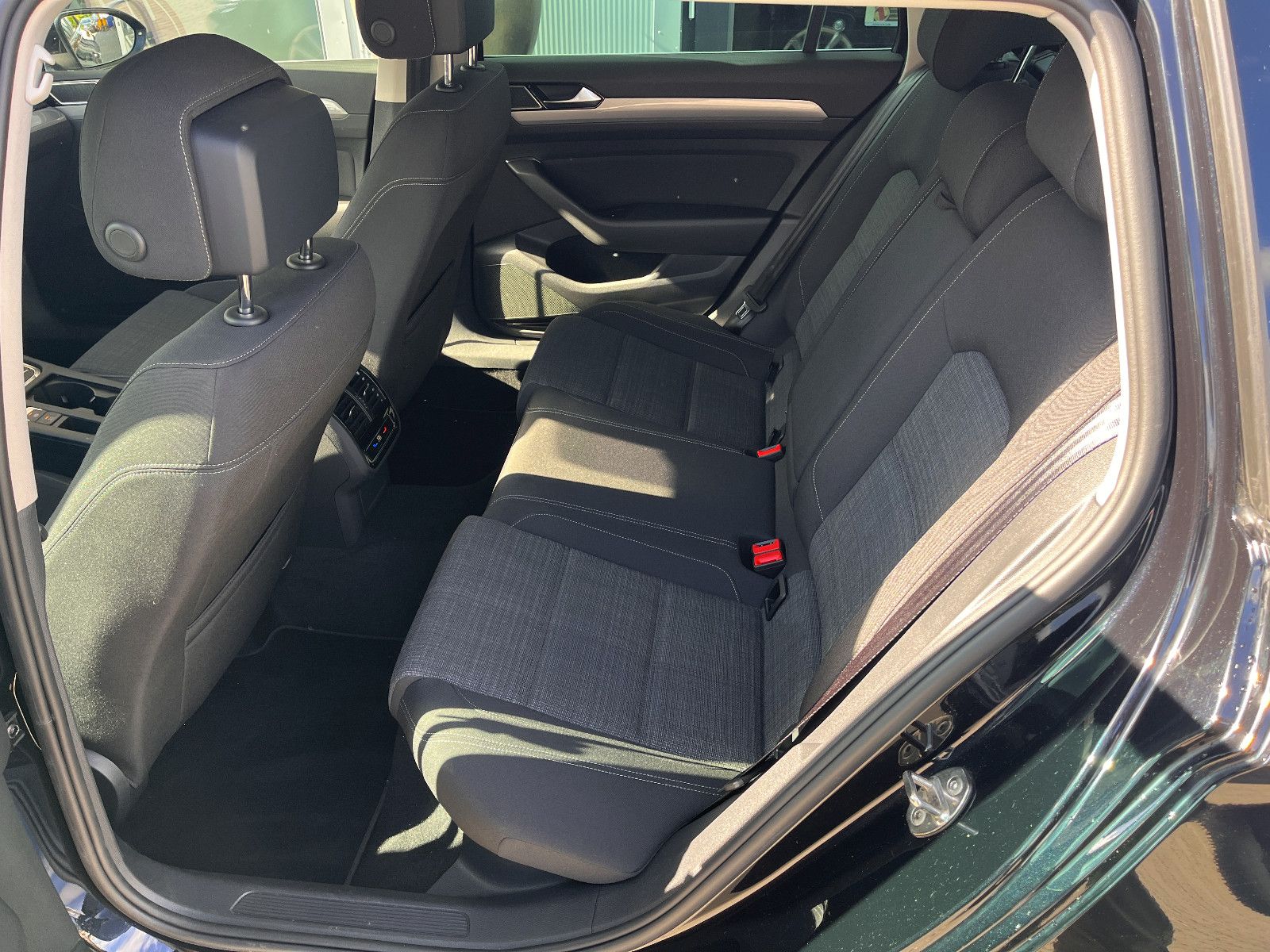 Fahrzeugabbildung Volkswagen Passat Variant Business 2.0 TDI DSG