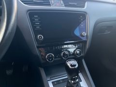 SKODA Octavia Combi Ambition Carplay | Tempomat