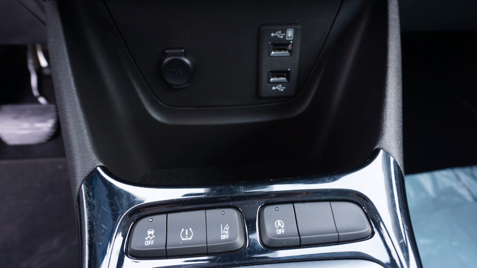 Fahrzeugabbildung Opel Crossland Edition, Navi, LED, Kamera, PDC