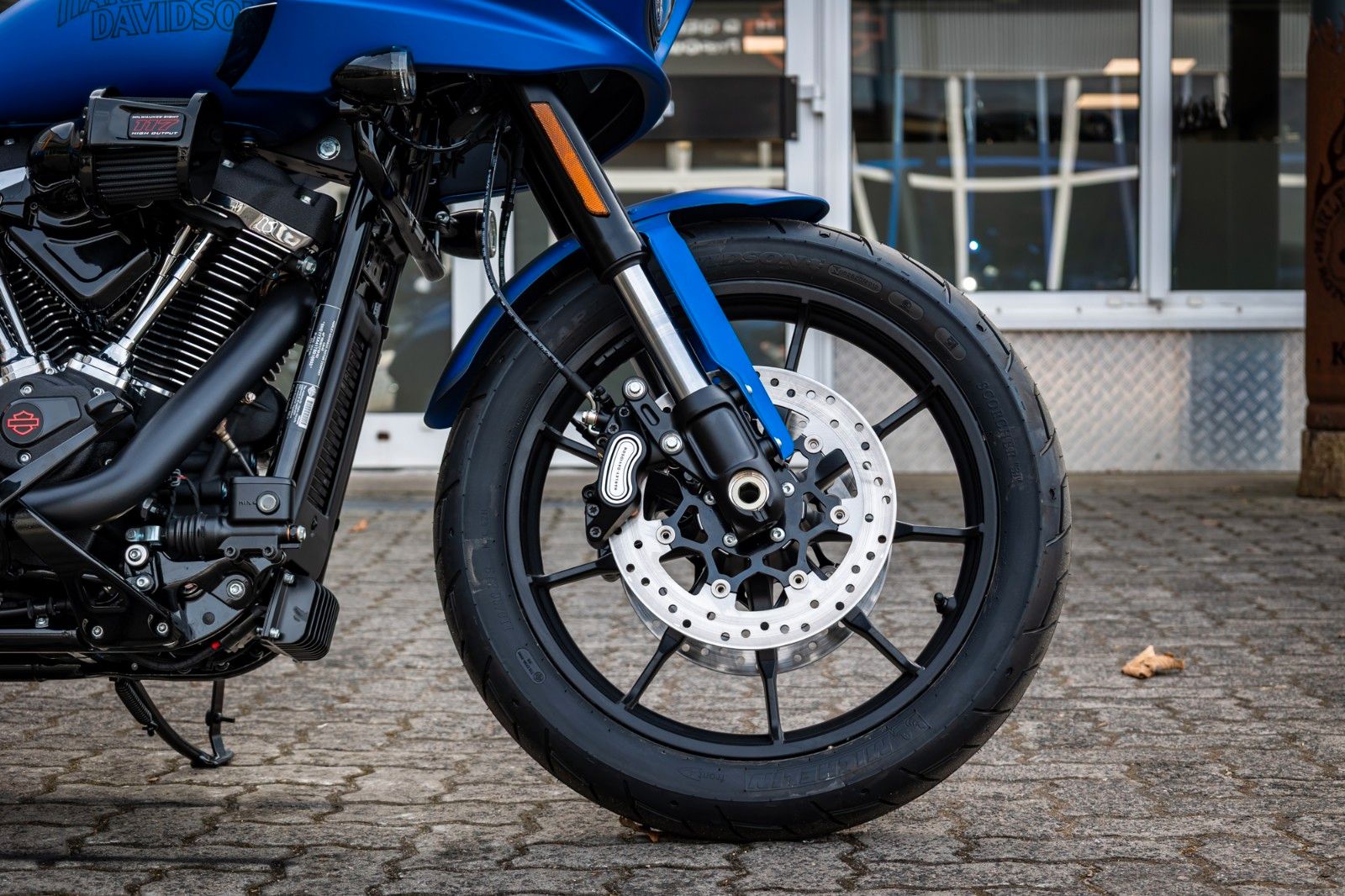 Fahrzeugabbildung Harley-Davidson FXLRST LOW RIDER ST 117 MY26