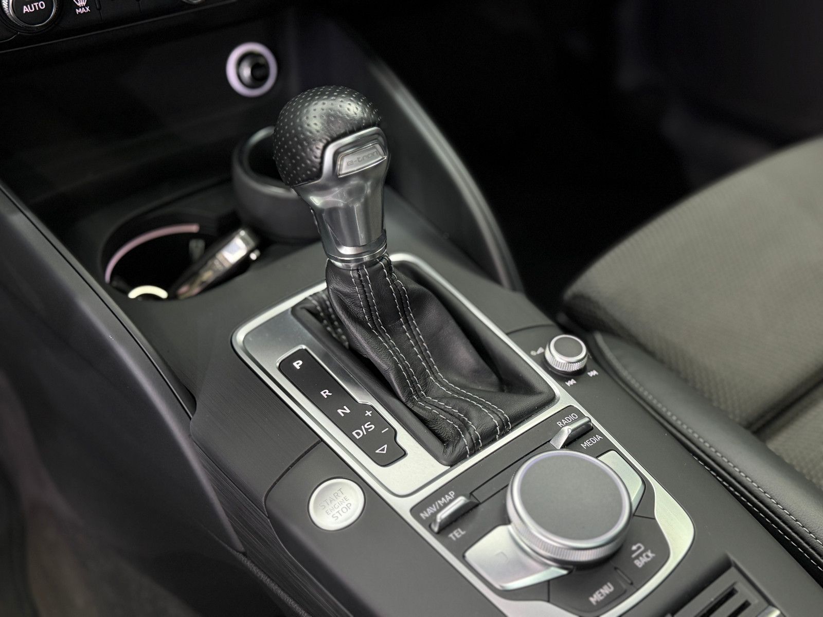 Fahrzeugabbildung Audi A3 Sportback e-tron s-line |AHK|PANO|NAVI