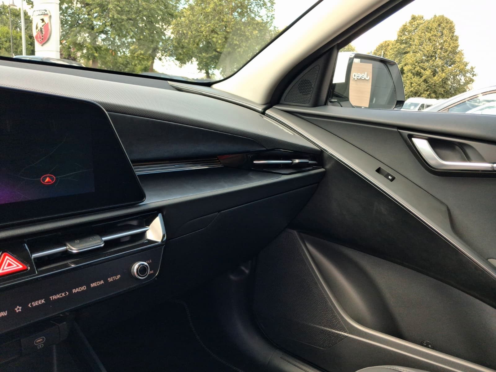 Fahrzeugabbildung Kia Niro e-Niro Vision AHK Navi Allwetter Teilleder
