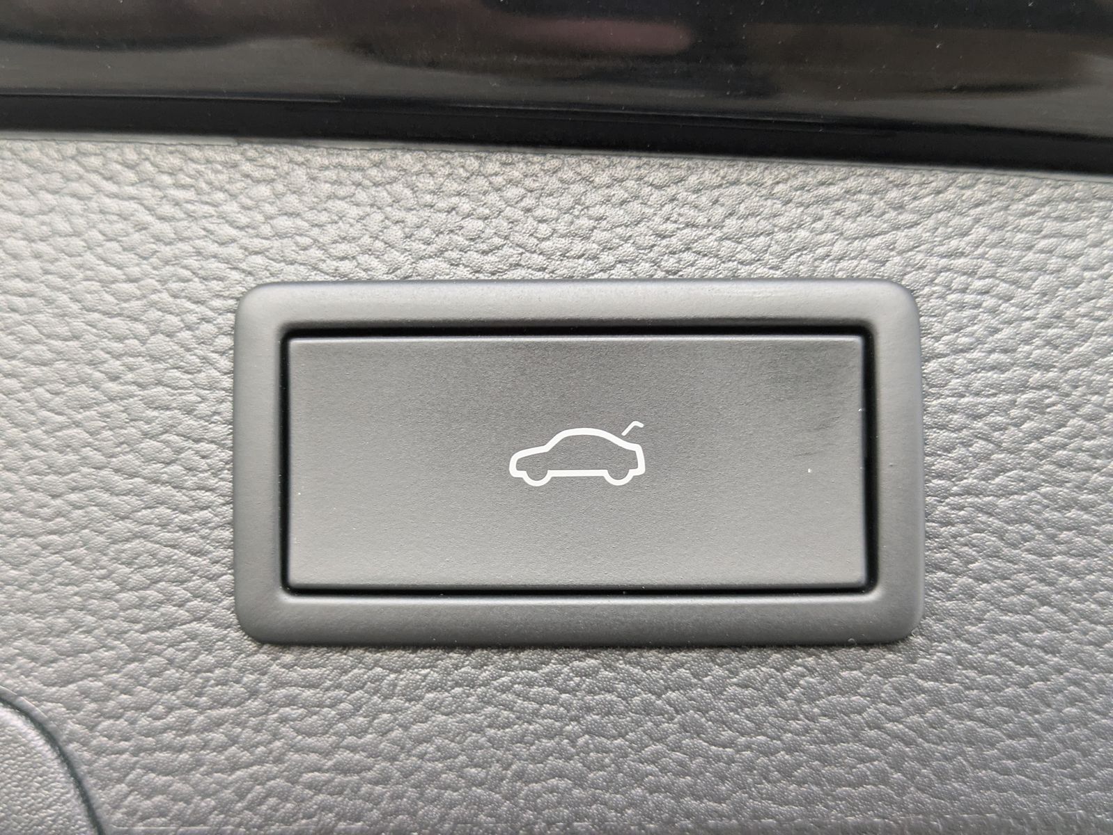 Fahrzeugabbildung SKODA Superb 2.0 TDI 4x4 Selection MATRIX*AHK*PANO*19"