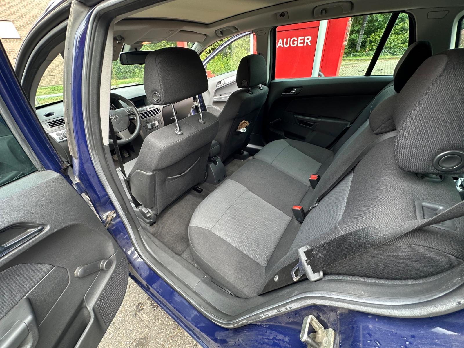 Opel Astra 2006 — photo 9
