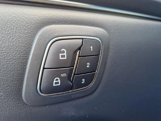 Fahrzeugabbildung Ford Mustang MACH-E Premium AWD Extended Range Panoda