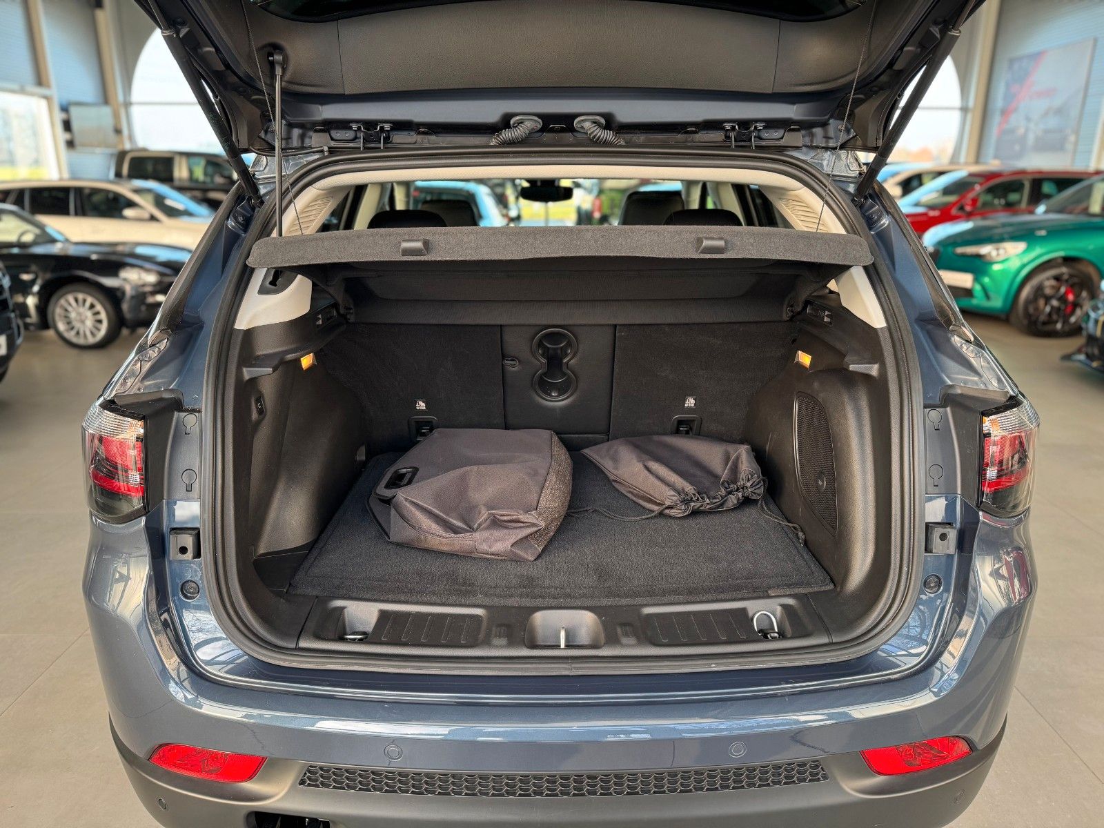 Fahrzeugabbildung Jeep Compass 1.3 Plug-In Hybrid Trailhawk  4WD