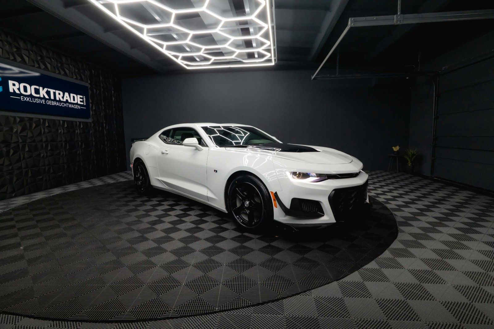 Fahrzeugabbildung Chevrolet Camaro 2.0 Turbo Coupe ZL1 Package *CarPlay*LED*
