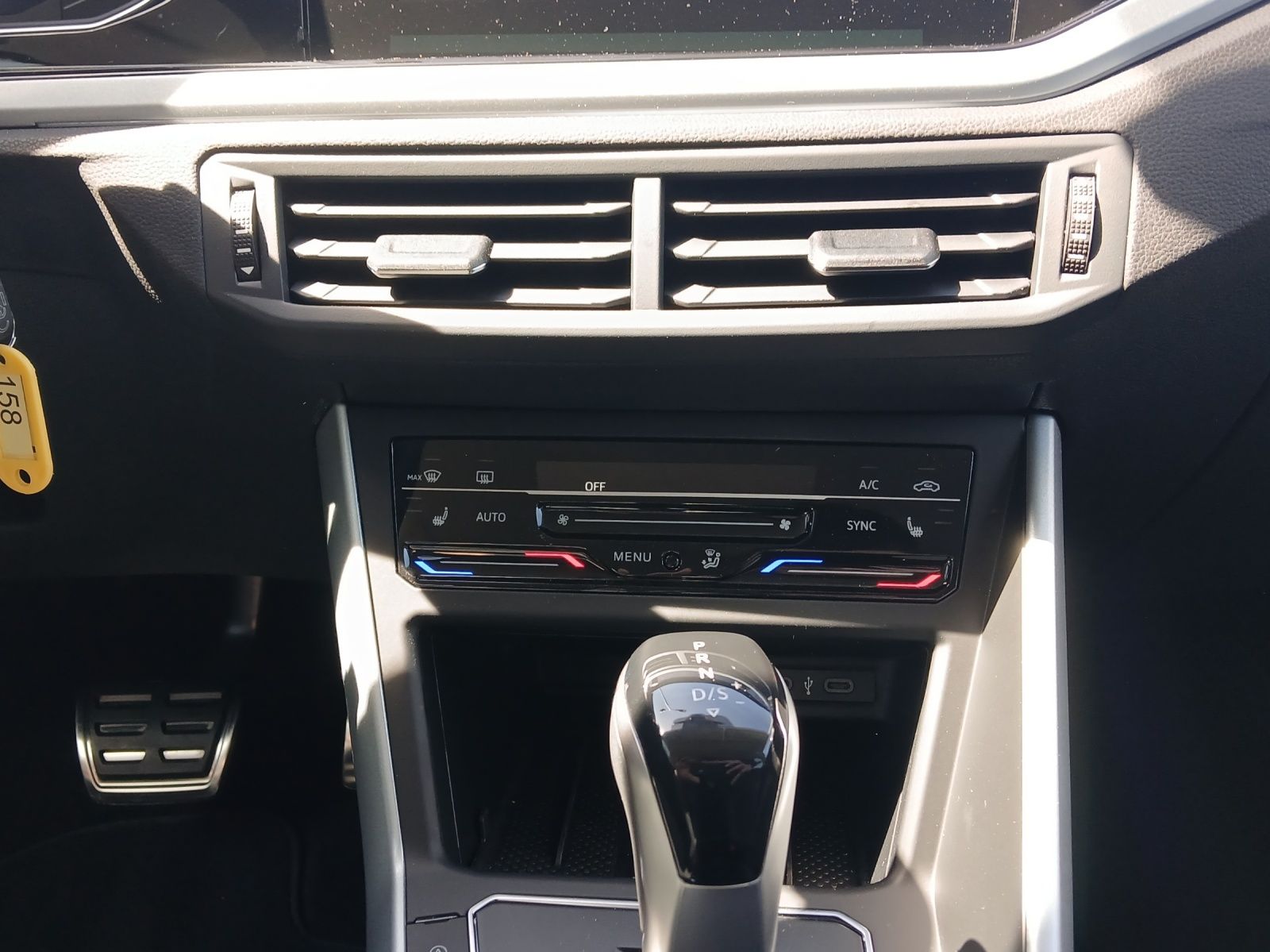 Fahrzeugabbildung Volkswagen Polo TSI Energy DSG LED ACC App-Connect SHZ