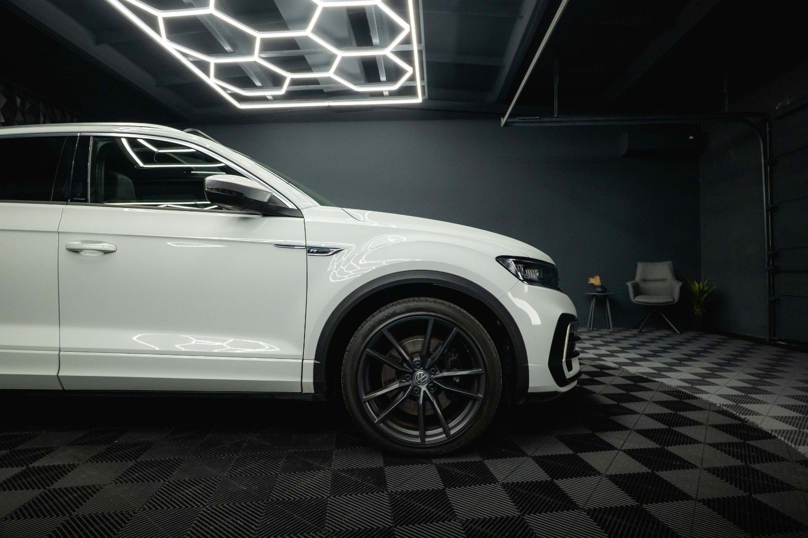 Fahrzeugabbildung Volkswagen T-Roc R 4Motion Performance *ACC*DCC*Pano*LED*