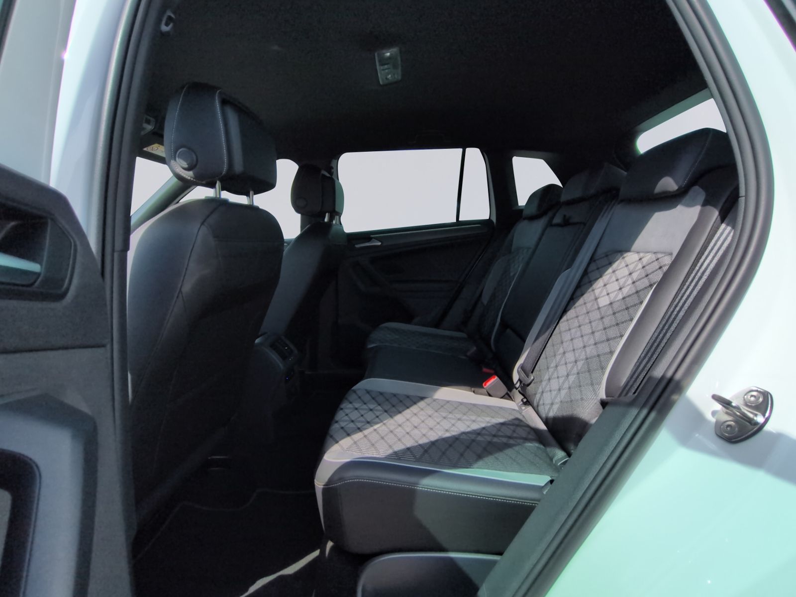 Tiguan 1.4 eHybrid DSG R-Line KAMERA+MATRIX+AHK+
