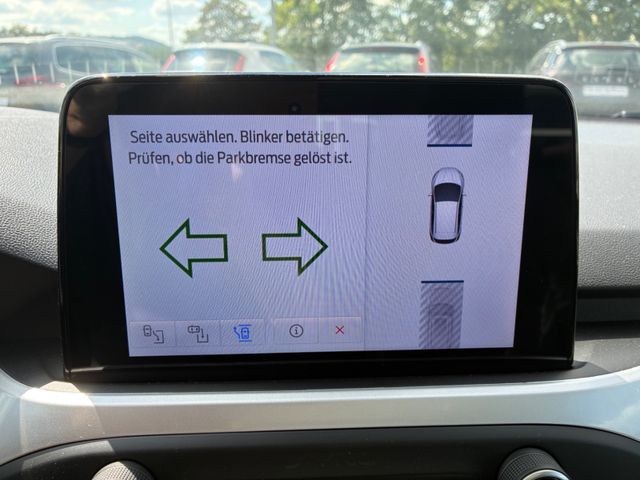 Fahrzeugabbildung Ford Focus 2,0 EcoBlue Turnier >AHK/Standheiz/PANO