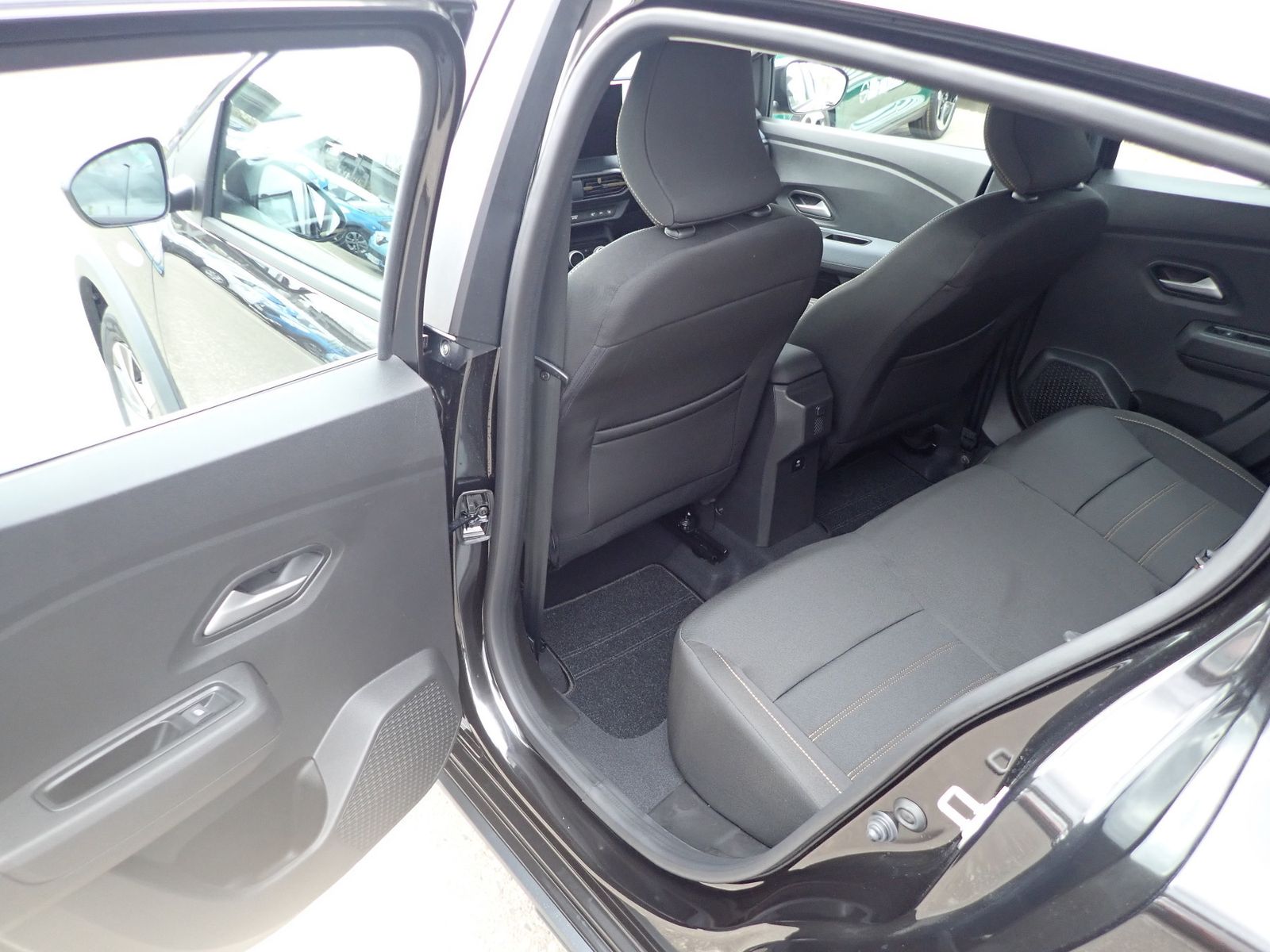 Fahrzeugabbildung Dacia Sandero Stepway Expression TCe 110
