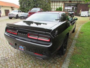 Dodge Challenger - 7