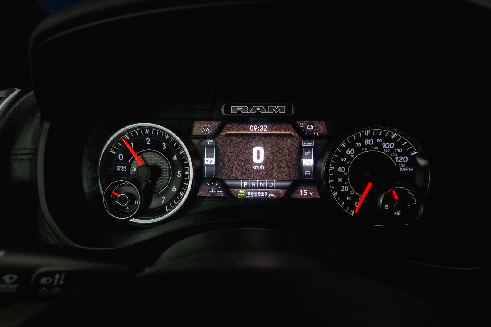 Fahrzeugabbildung Dodge RAM 5.7 V8 HEMI 4x4 COPPERHEAD Offroad LONGBED