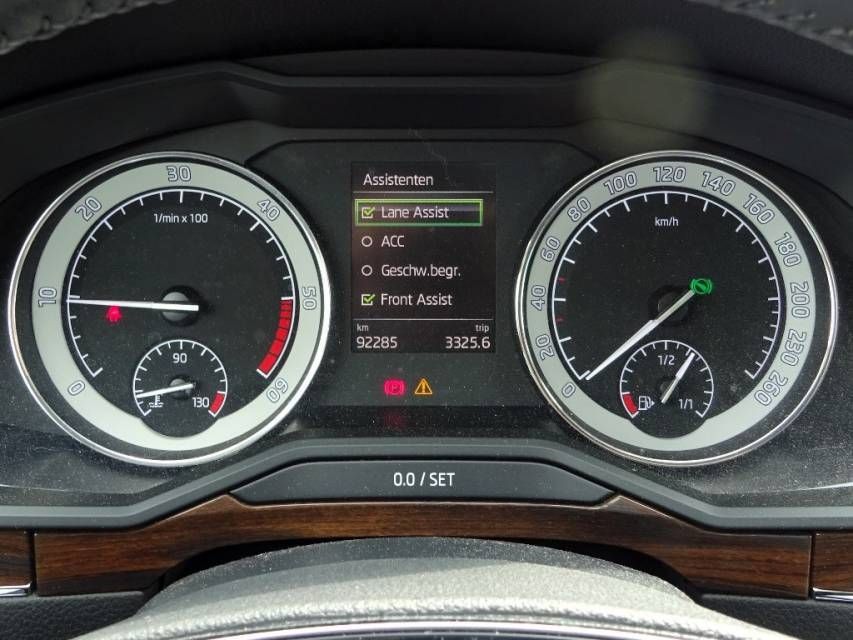 Fahrzeugabbildung SKODA Superb Combi 2,0 TDI 4*4 DSG Scout AHK
