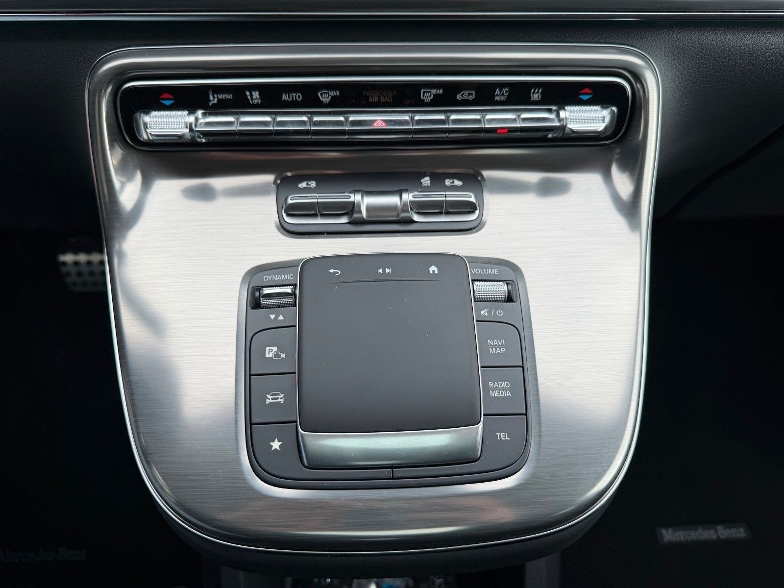 Fahrzeugabbildung Mercedes-Benz V 300 d 4MATIC EXCLUSIVE Luxus-Sitze AHK2,5to