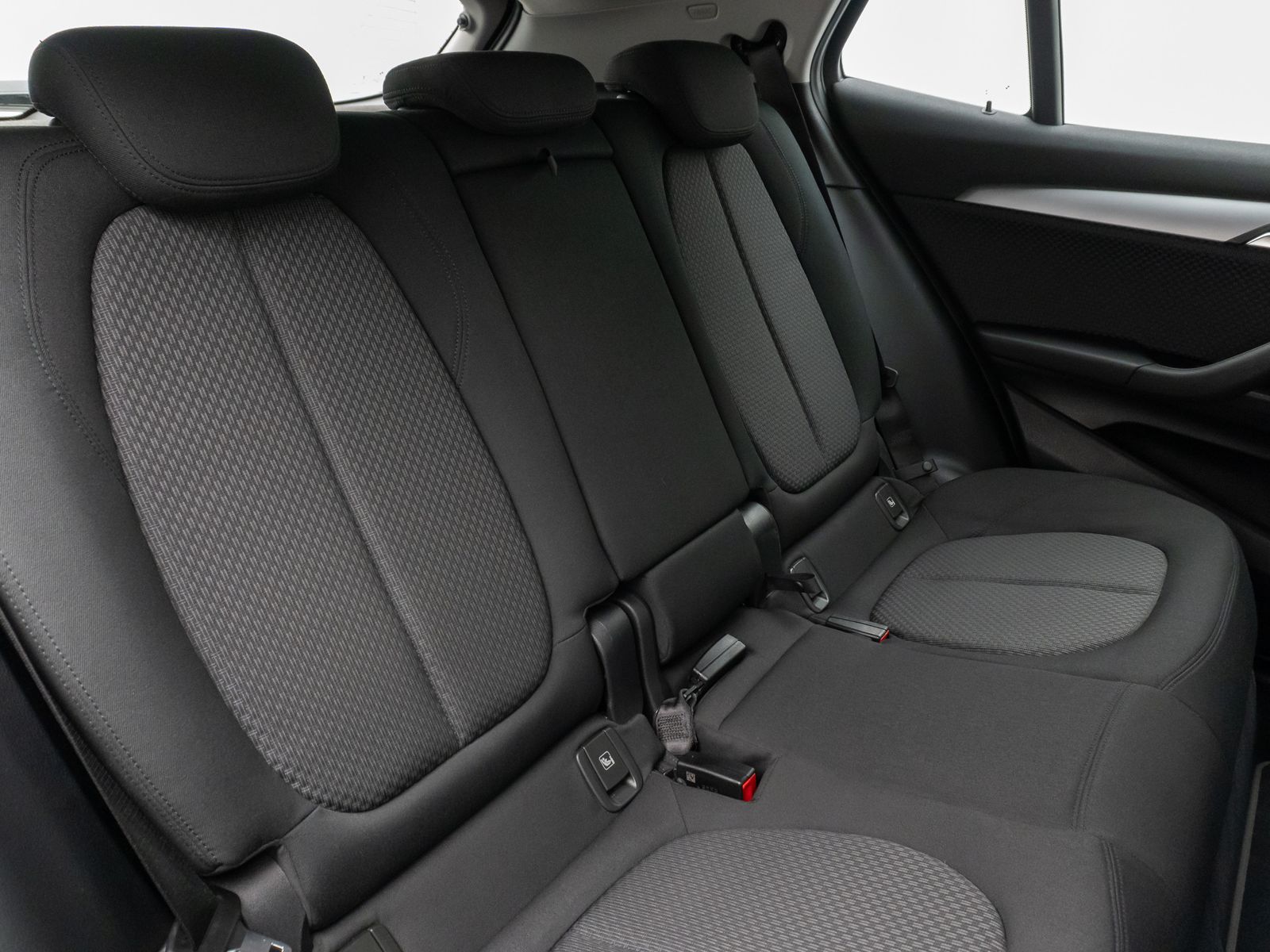 Fahrzeugabbildung BMW X2 xD25e Kamera DAB Lordos Geschwindigkeitsreg