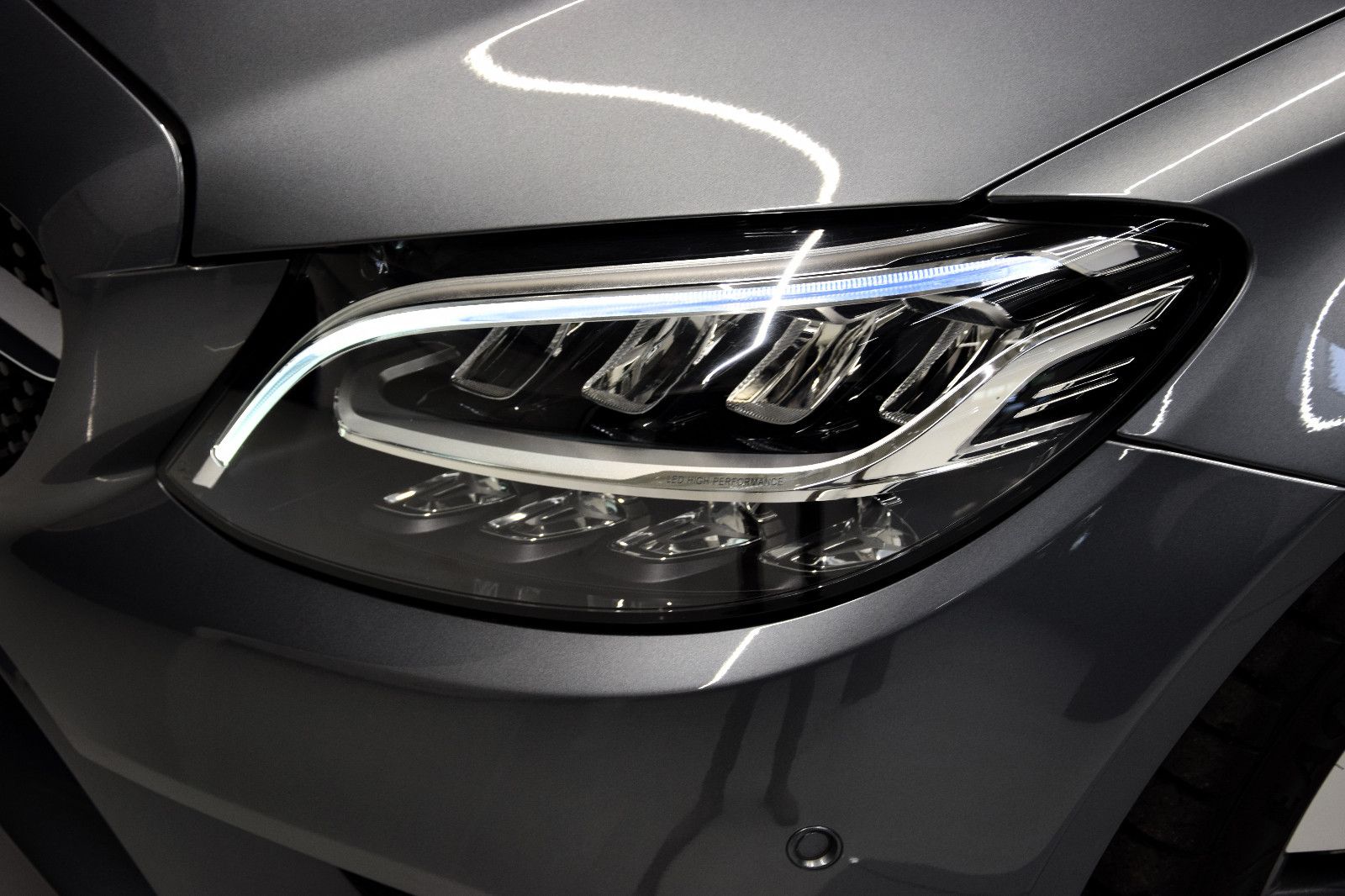 Fahrzeugabbildung Mercedes-Benz C300 4MATIC Coupé AMG LED Rotes Leder 1.Hnd 360°
