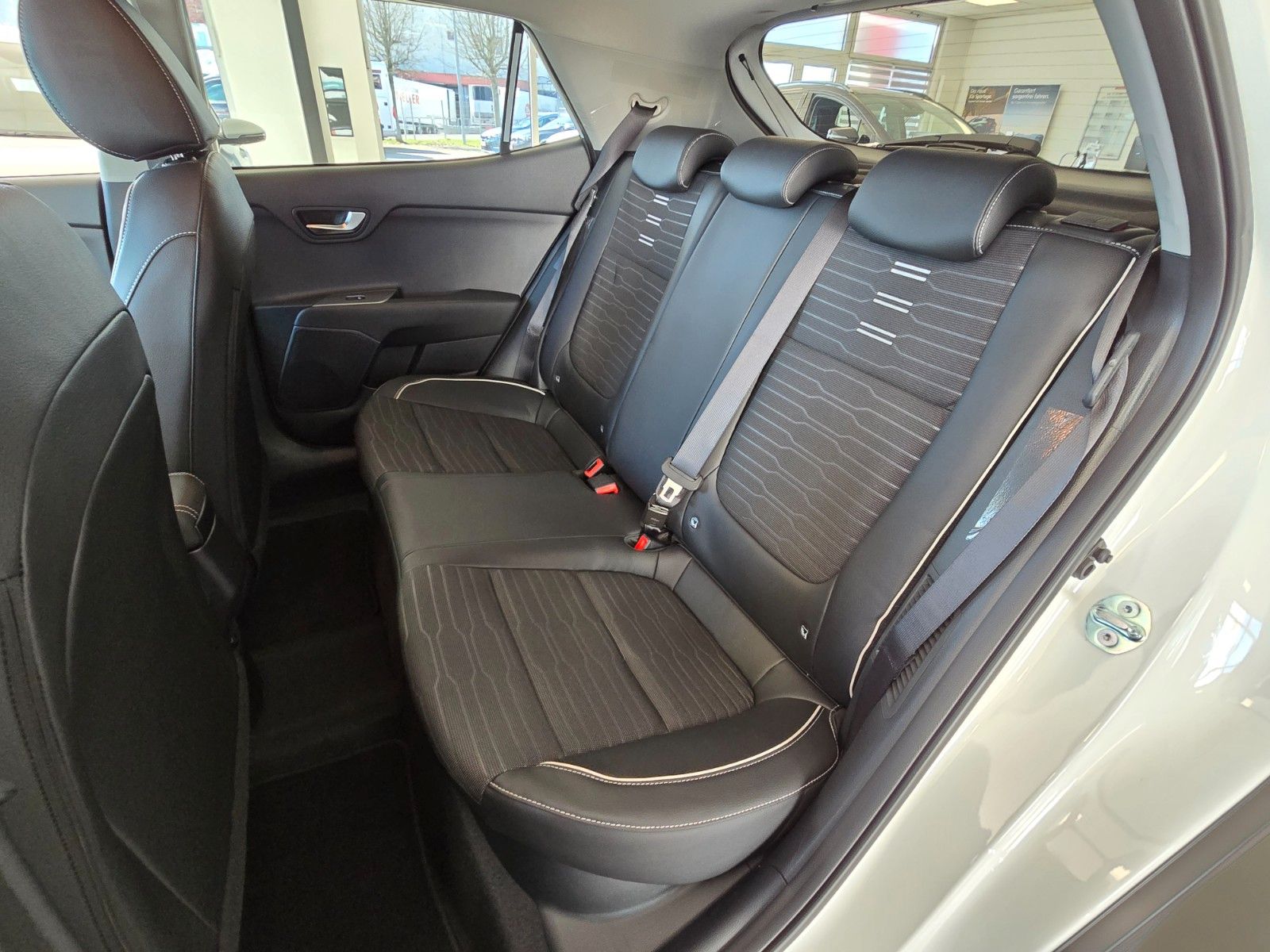 Fahrzeugabbildung Kia Stonic 1.0 T-GDI 100 48V GT-line DCT7 Navi