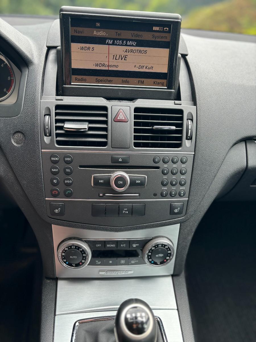 Mercedes-Benz C250 2010 — photo 9