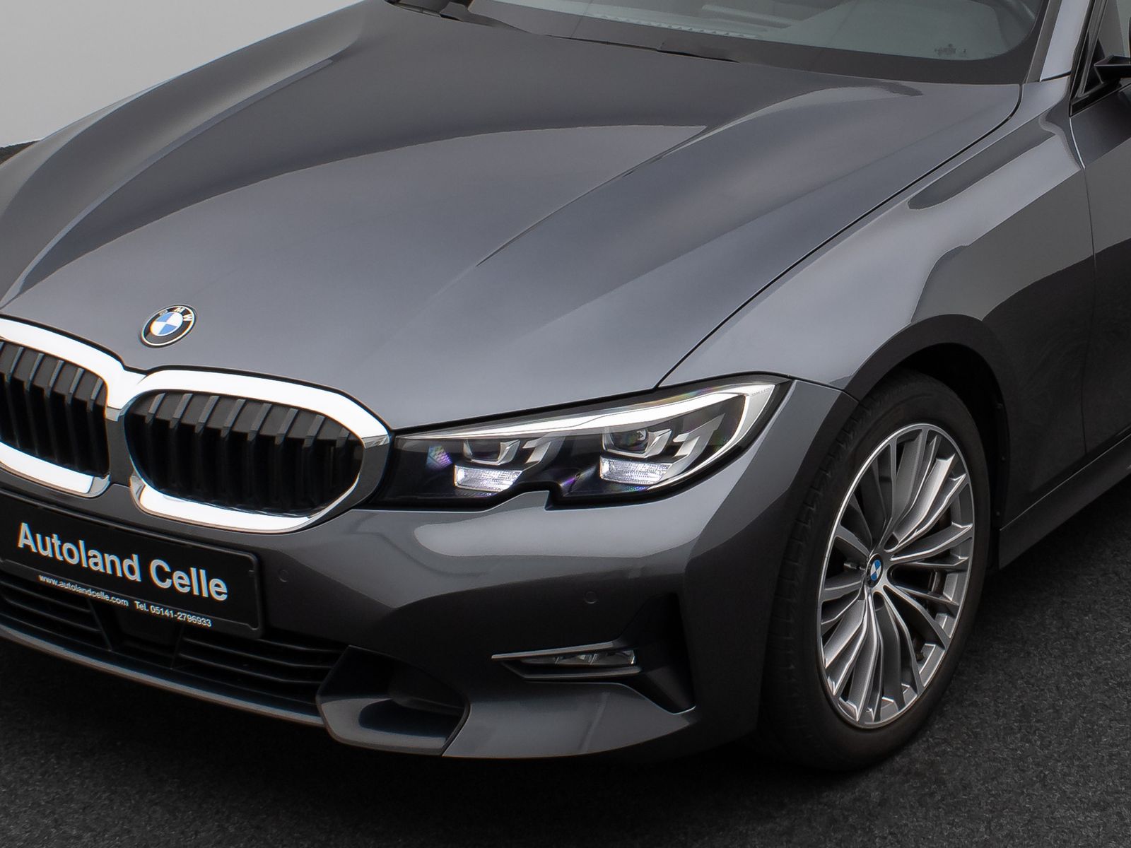 Fahrzeugabbildung BMW 320i Sport Line PDC Stop&go Standhzng Leder 18"