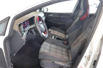 Volkswagen Golf VIII GTI 2.0 TSI AID+LED+CARPLAY+AMBIENT