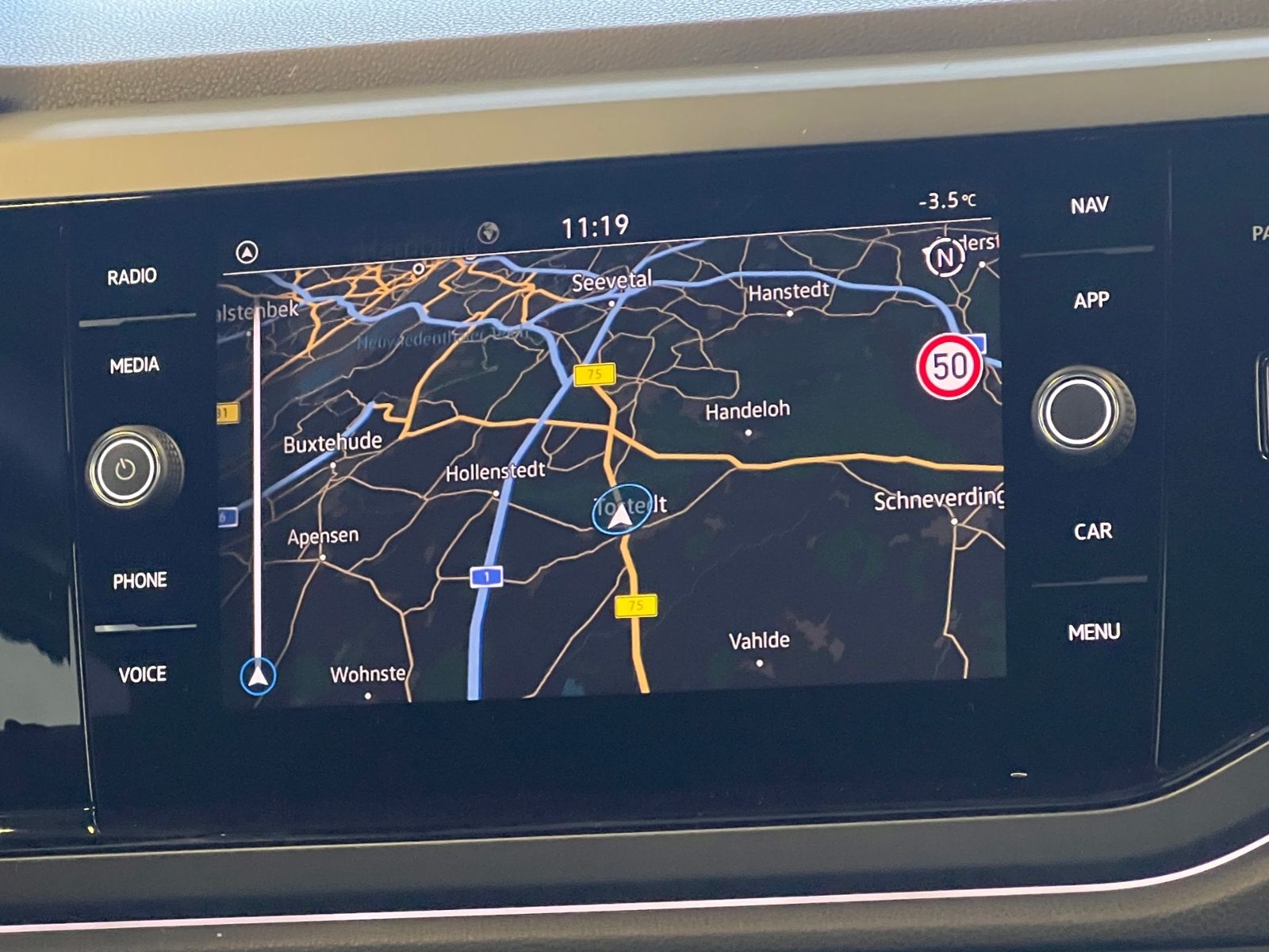 Fahrzeugabbildung Volkswagen Taigo R-Line 1.5 TSI DSG *AHK, Navi, "IQ.DRIVE"*