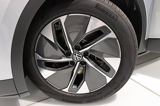 ID.4 Pure 125kW Wärmep. IQ-LIGHT Ganzjahresreife