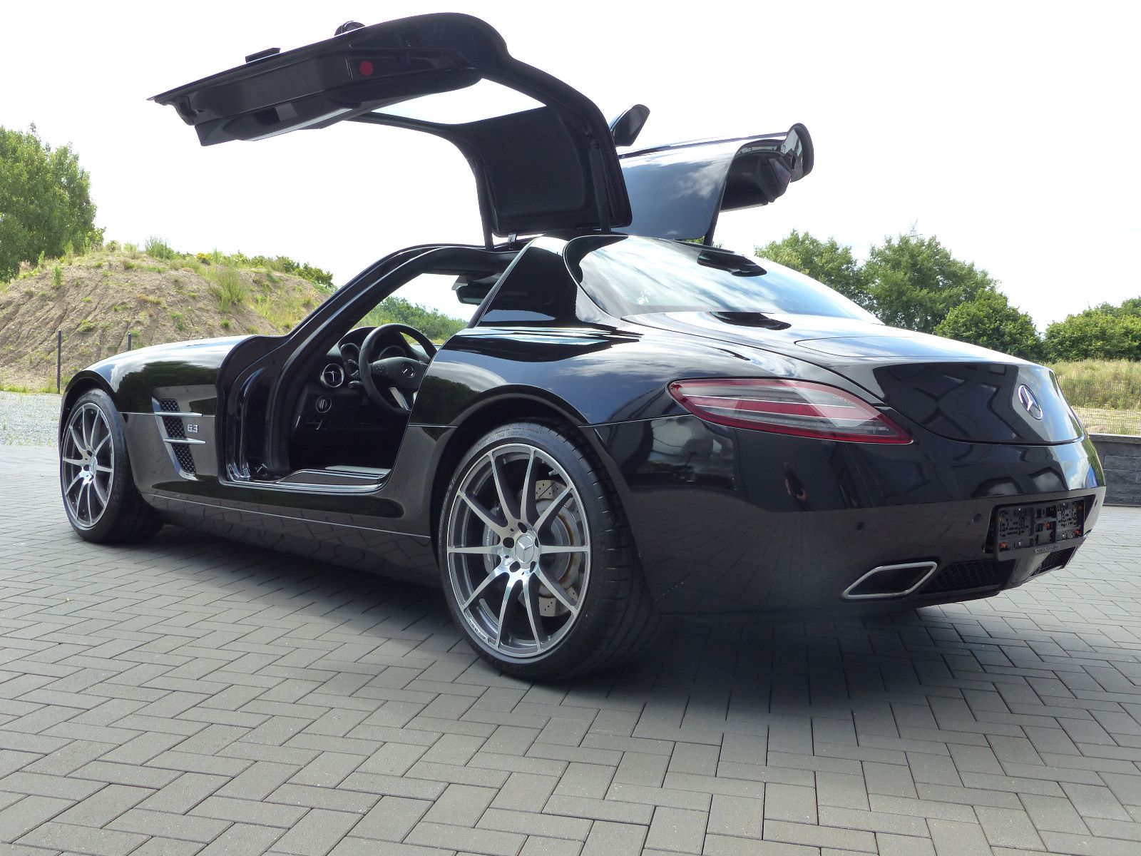 Fahrzeugabbildung Mercedes-Benz SLS AMG Flügeltürer