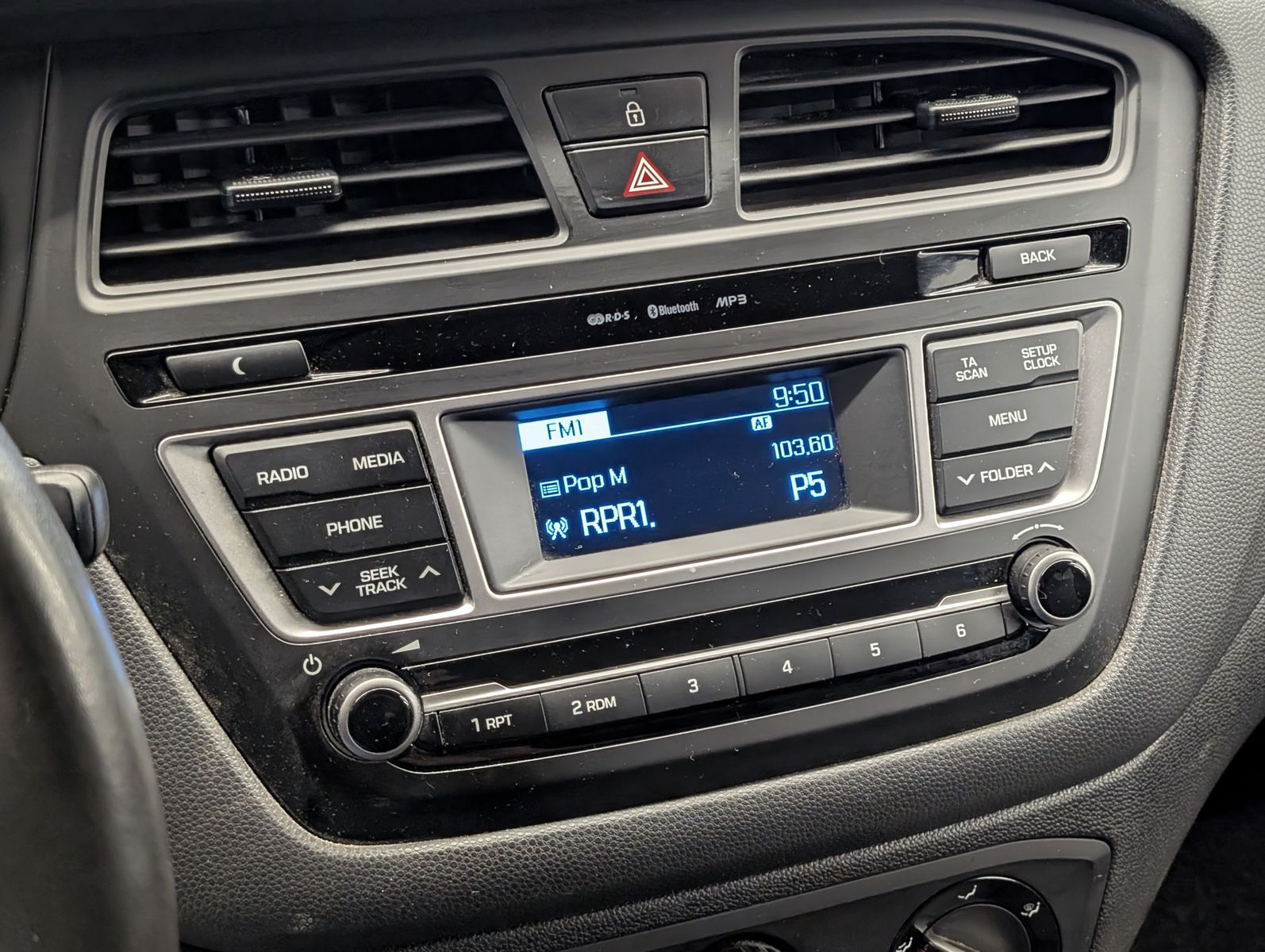 HYUNDAI i20 1.2 Passion Allwetter Klima – Bild 18