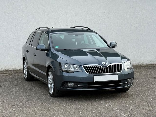 Skoda Superb 2.0 TDI DSG Combi/MEMORY/XENON/COLUMBUS