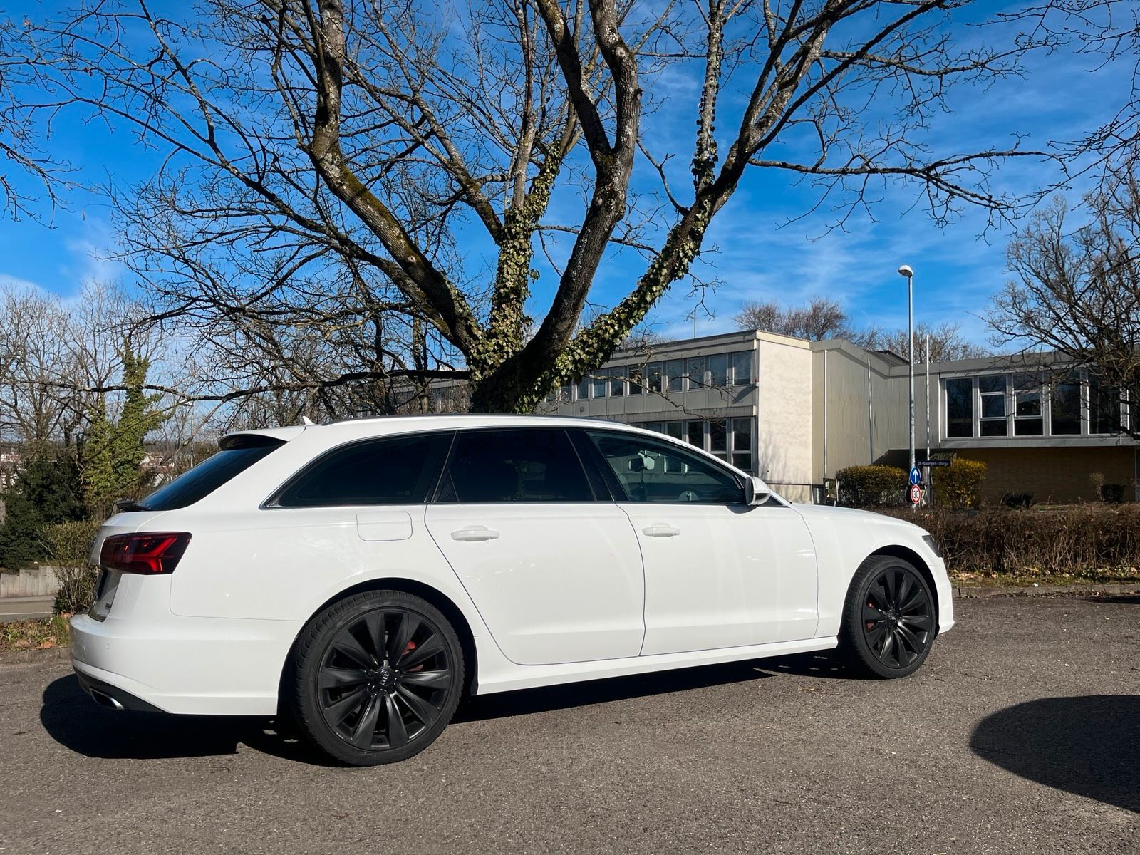 AUDI Audi A6 Avant 3.0 TDI V6  218 PS Automatik