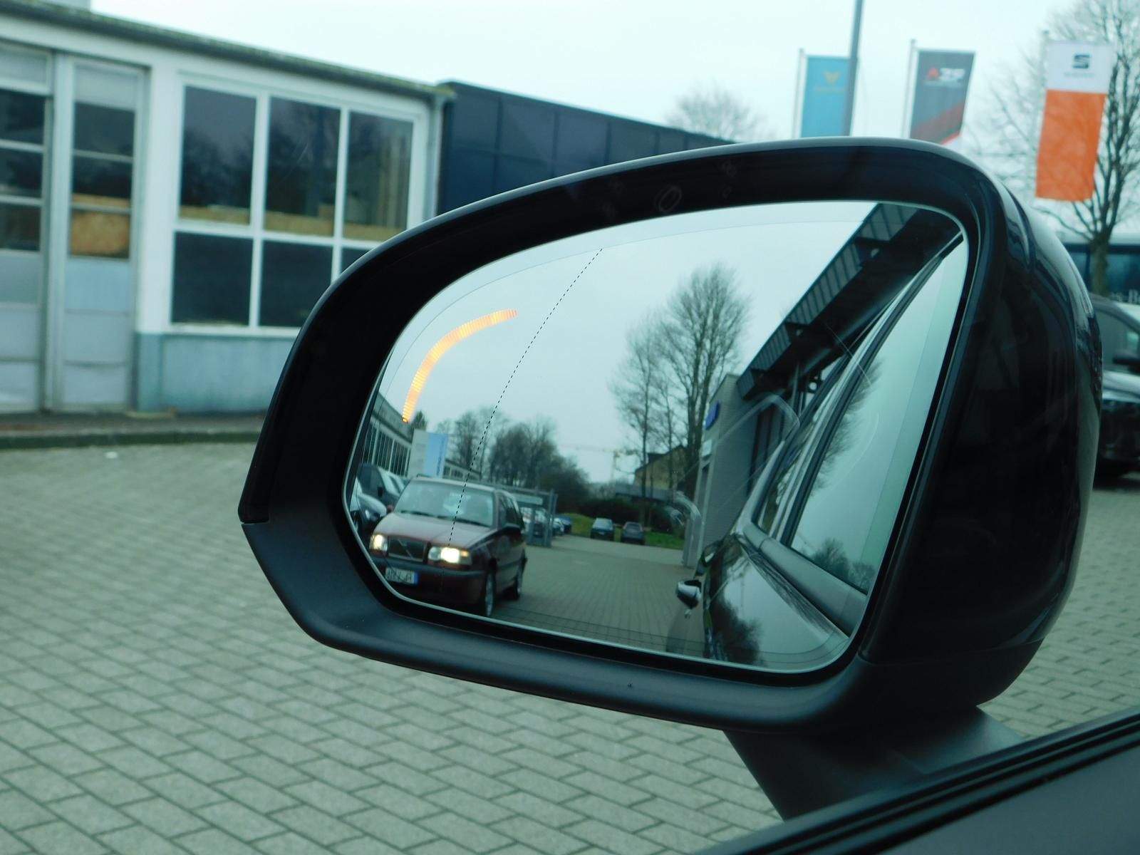 Fahrzeugabbildung Volvo XC40 T4 Automatik Momentum Pro 'Rückfahrkamera'