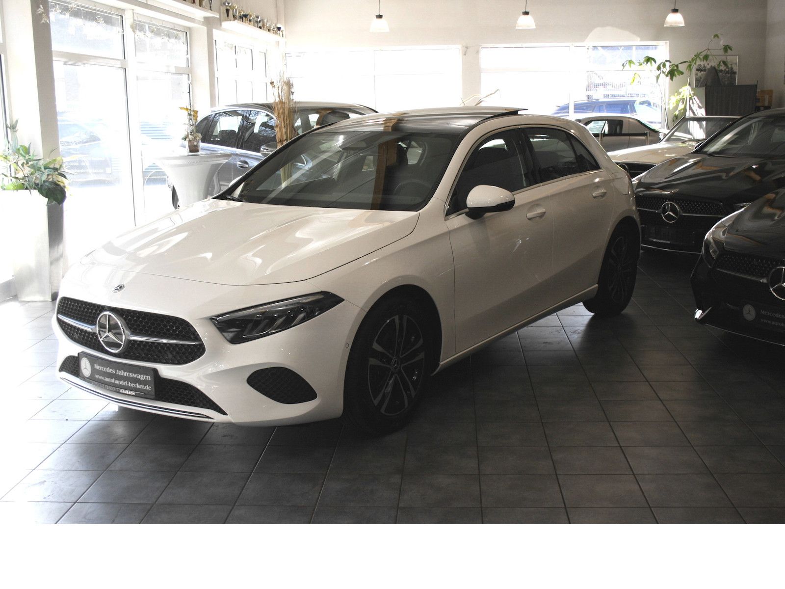 Fahrzeugabbildung Mercedes-Benz A 180 Progres. Line Advanced *Pano-Dach*Winter-P