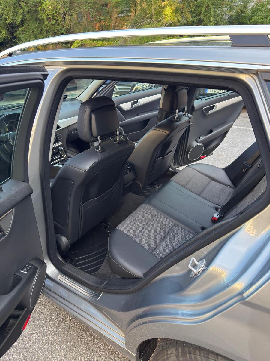 Mercedes-Benz C220 2012 — photo 13