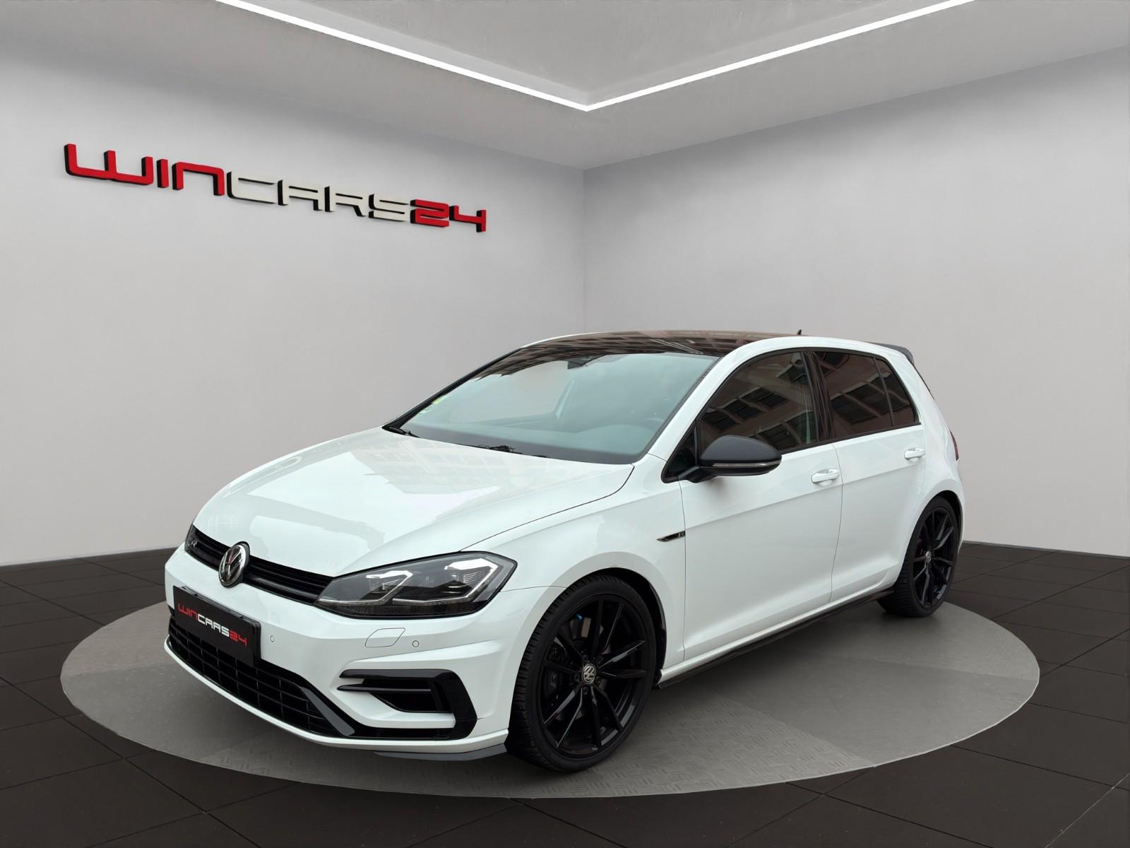 Volkswagen Golf VII Lim. R  4Motion // Akrapovic //