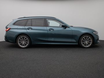 Fahrzeugabbildung BMW 320d Luxury Line Kamera HUD DAB HiFi Komfort LED