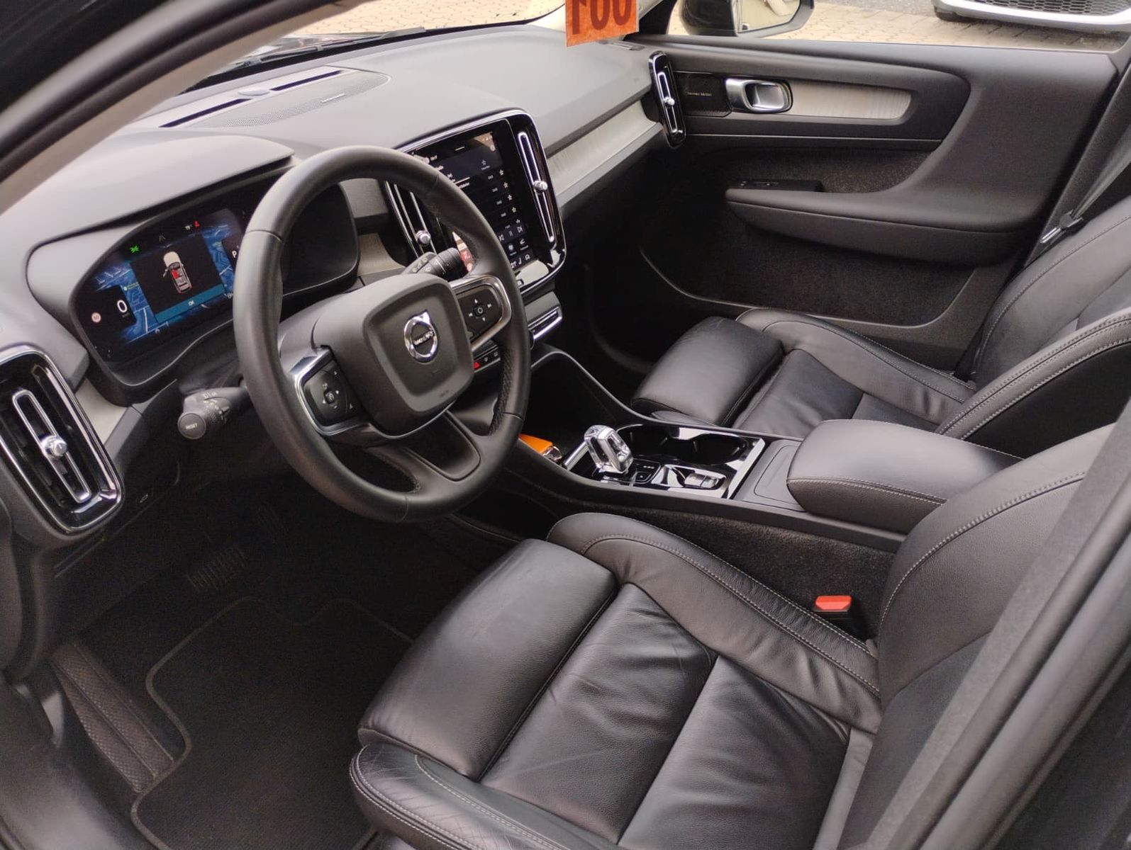 Volvo XC 40 (08/2022, Benzin)