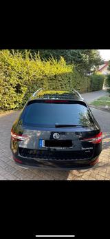 Skoda Superb 2.0 TDI SCR 140kW DSG L&K Combi L&K - Skoda Superb mit Diesel-Antrieb: Leder, Navigationssystem, Kombi, 2.0
