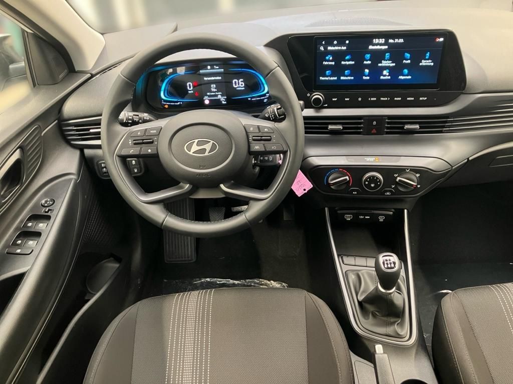 Fahrzeugabbildung Hyundai i20 1.2 5-MT Select Navi SpurH KAM PDC