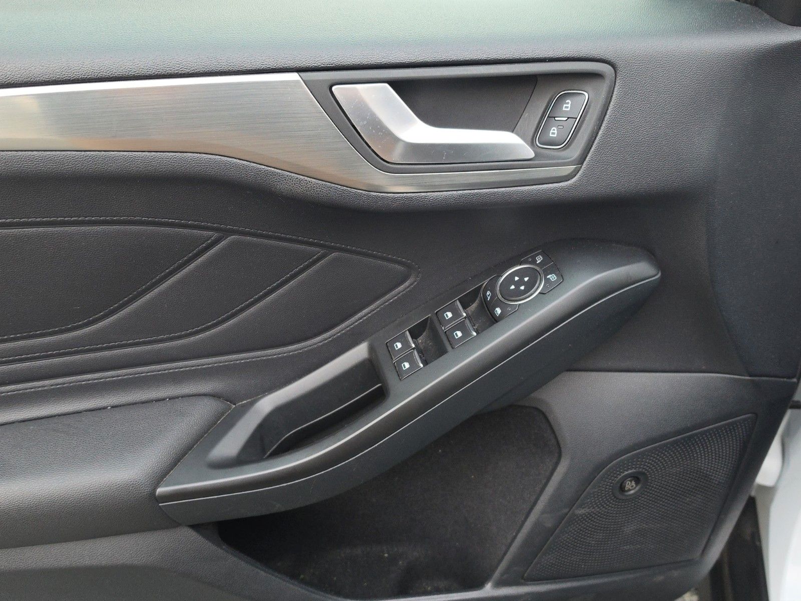 Fahrzeugabbildung Ford Focus Turnier Titanium Navi Kamera