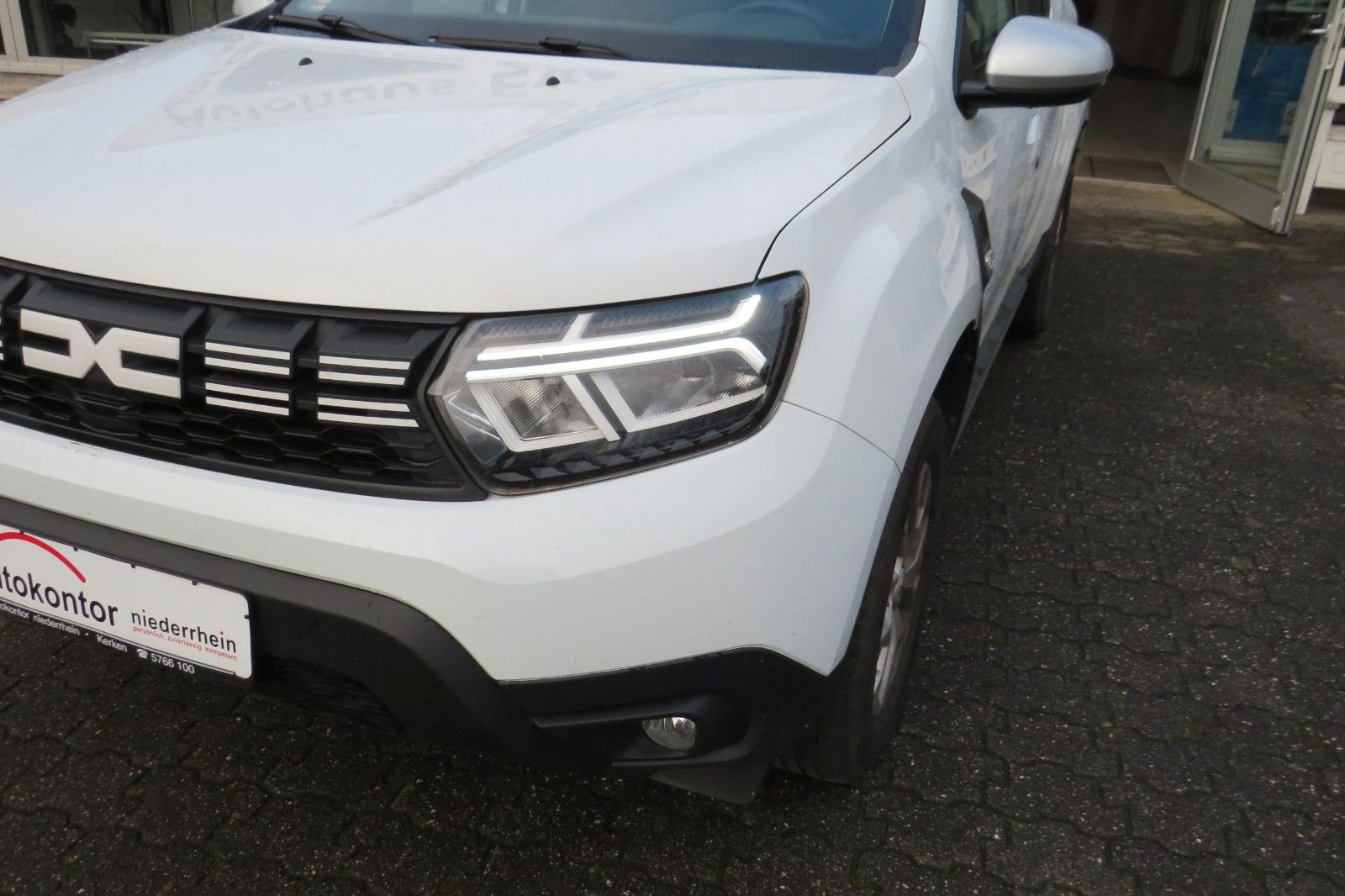 Fahrzeugabbildung Dacia Duster II Expression DIESEL NAVI ALU LED 1.HAND