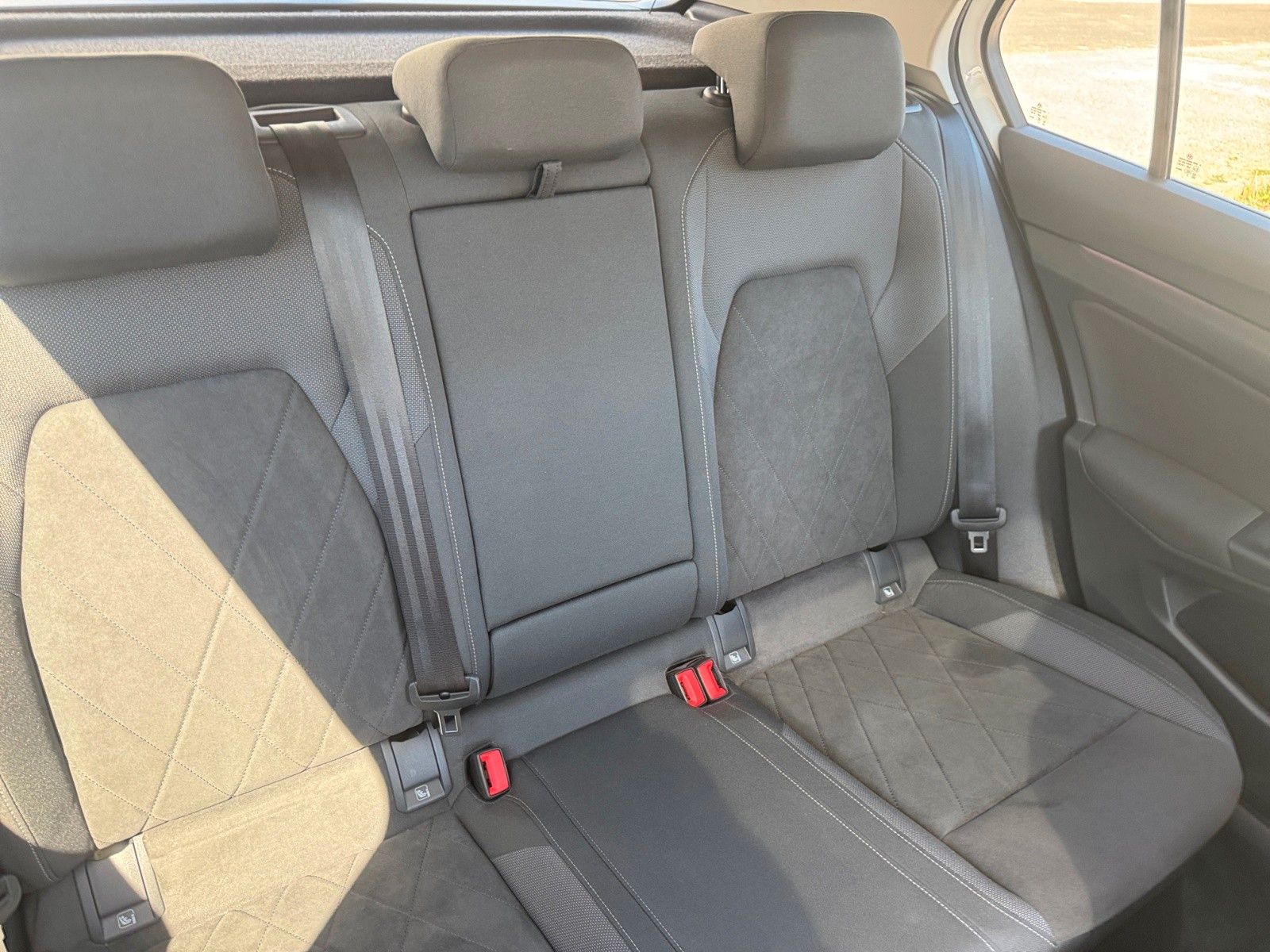 Golf Style Plug-In-Hybrid Navi Panoramadach