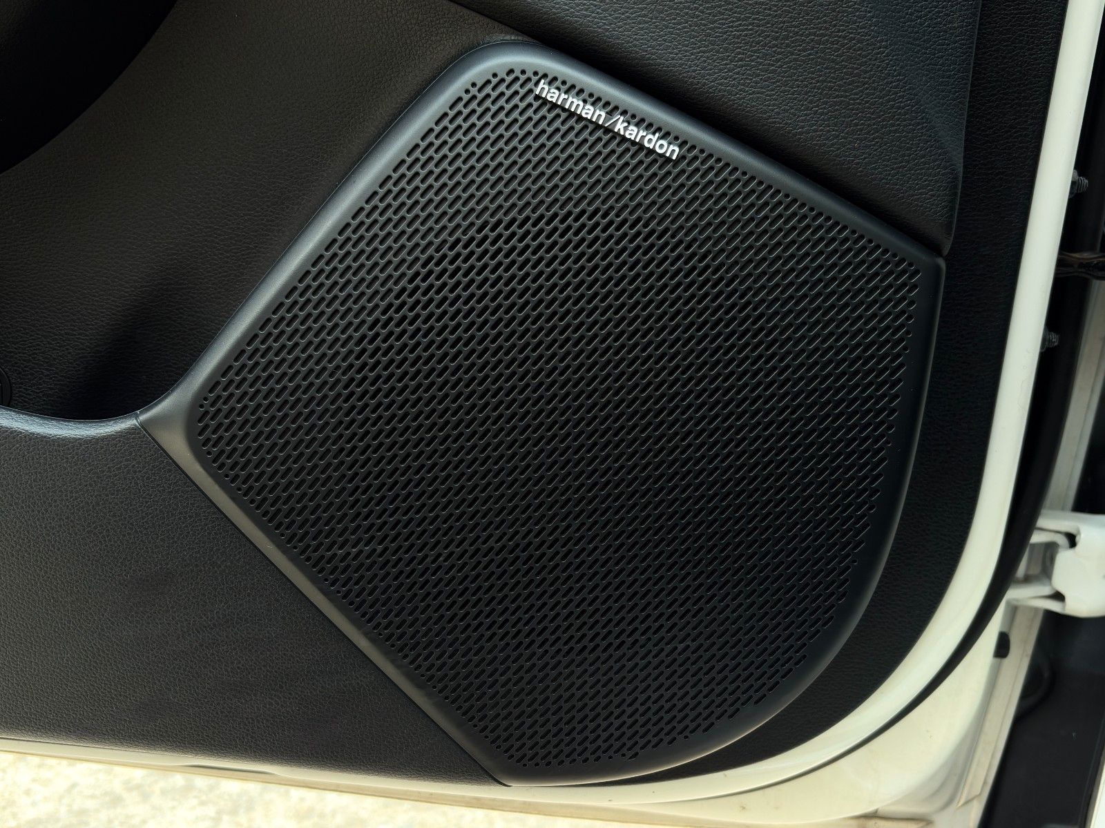 Fahrzeugabbildung Kia e-Soul Spirit 64kW ACC H&K NAV CAM Wärmepumpe