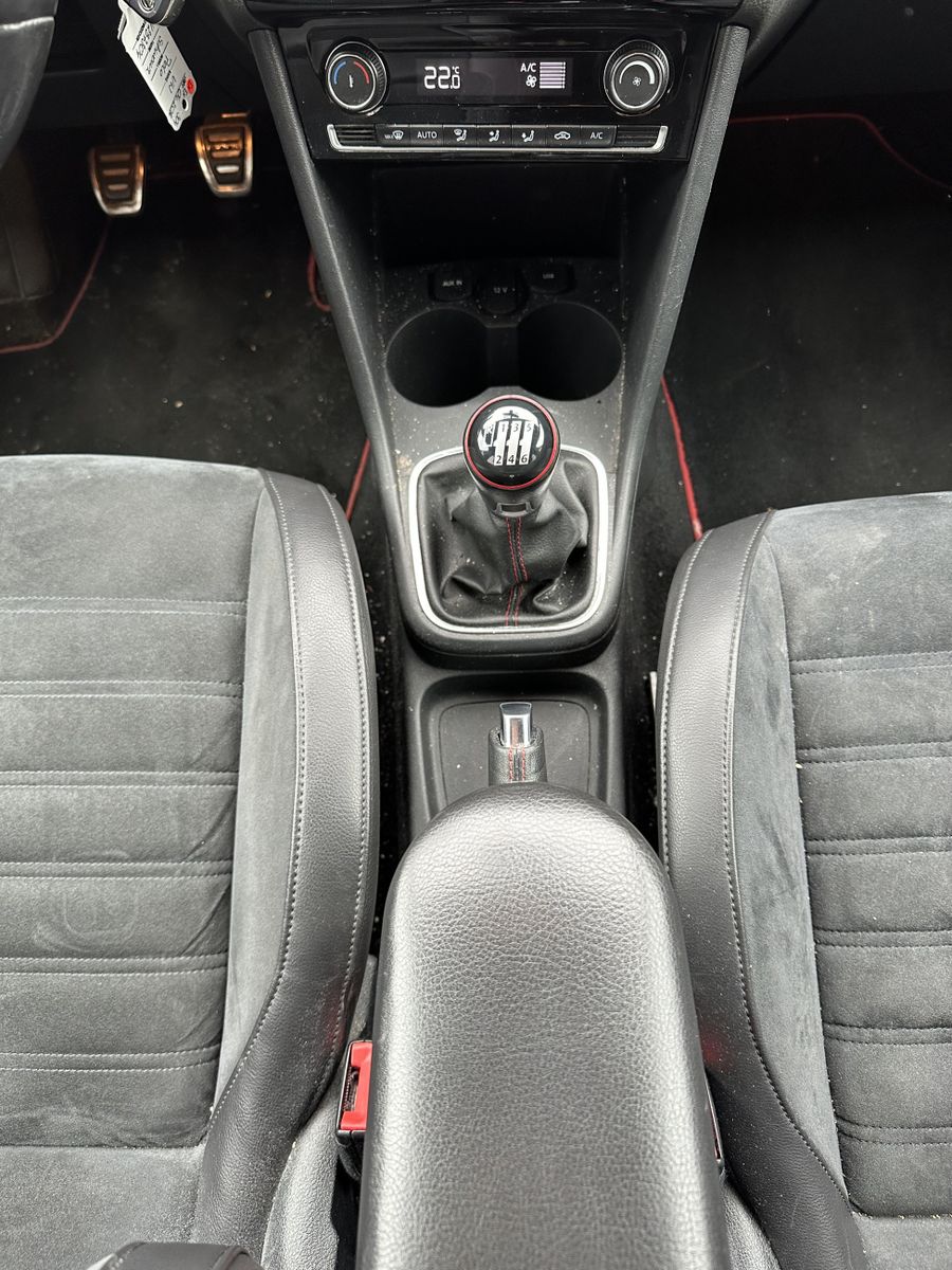 Fahrzeugabbildung Volkswagen Polo 1.8 TSI GTI NAV+LED+SHZ+APS+BLUETOOTH+EU6+2