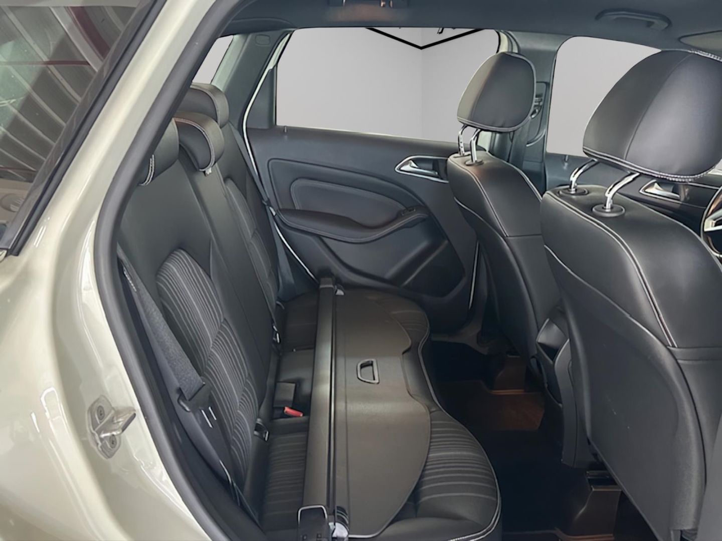 Fahrzeugabbildung Mercedes-Benz B 180 Sportpaket AHK-el. klappb. Bi-Xenon SHZ No